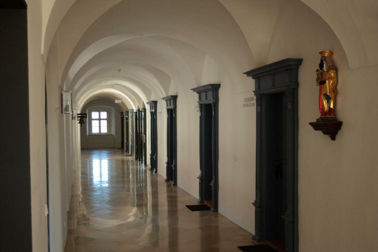 Kloster Plankstetten Gaste- Und Tagungshaus Berching Buitenkant foto